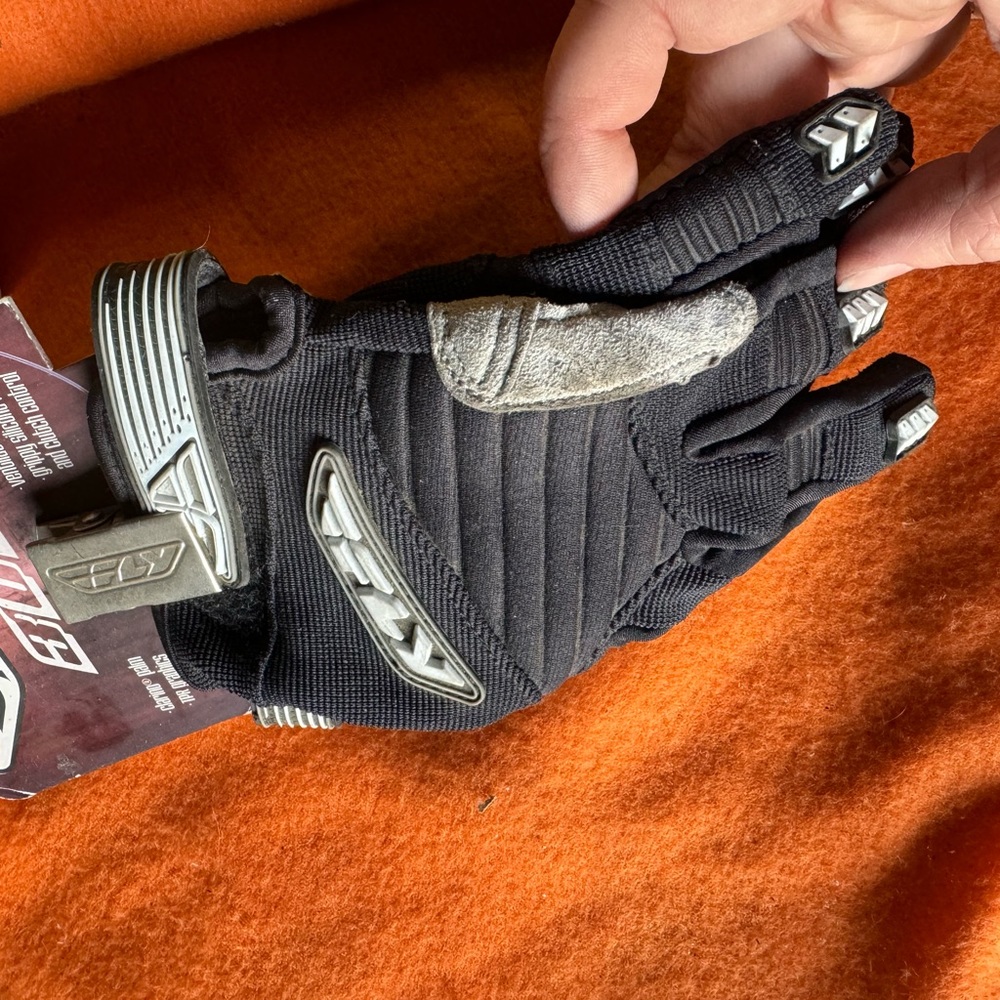 Fly Racing Kids Gloves - Picture 4 of 4
